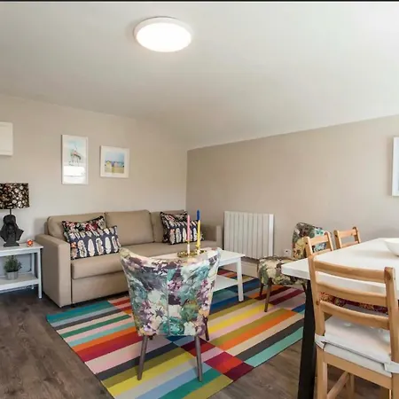 New Georgian Self-catered At The Spire Apartman *