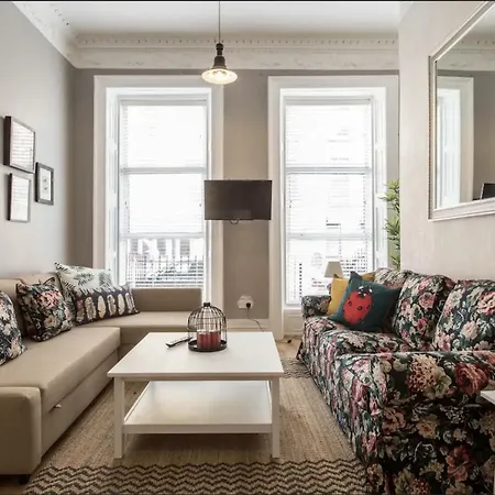 New Georgian Self-catered At The Spire Apartament *