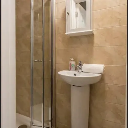 New Georgian Self-catered At The Spire Apartman