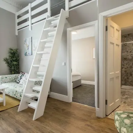 New Georgian Self-catered At The Spire Apartman