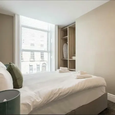 New Georgian Self-catered At The Spire Apartament