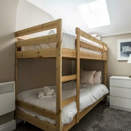 New Georgian Self-catered At The Spire Apartman