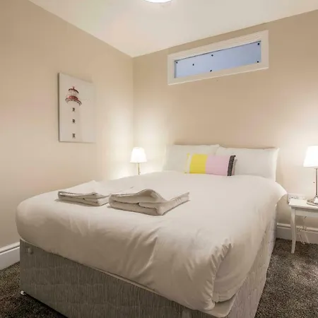 New Georgian Self-catered At The Spire Apartament
